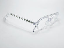 adora transparente