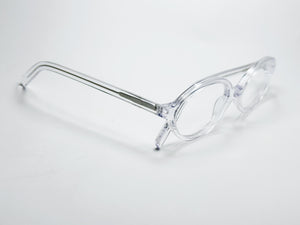 adora transparente